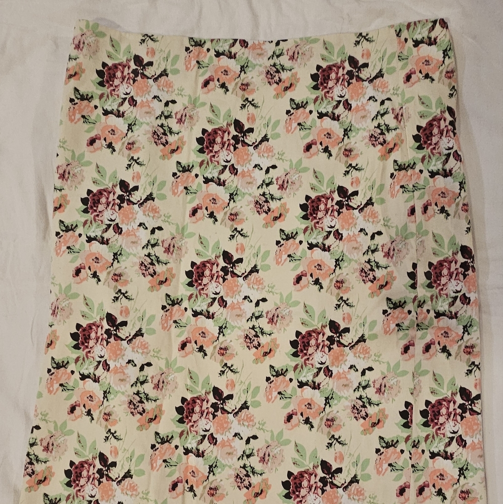 Sweet Salt Floral pencil skirt. Super versatile with so many colors. Large